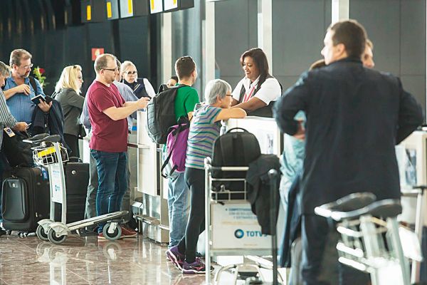 Área de check-in do Aeroporto Internacional São Paulo - Cumbica (GRU), em Guarulhos