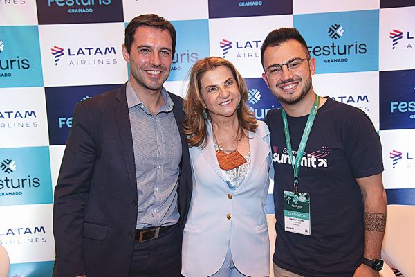 Eduardo Zorzanello, Marta e Marcos Rossi comemoram o sucesso do evento