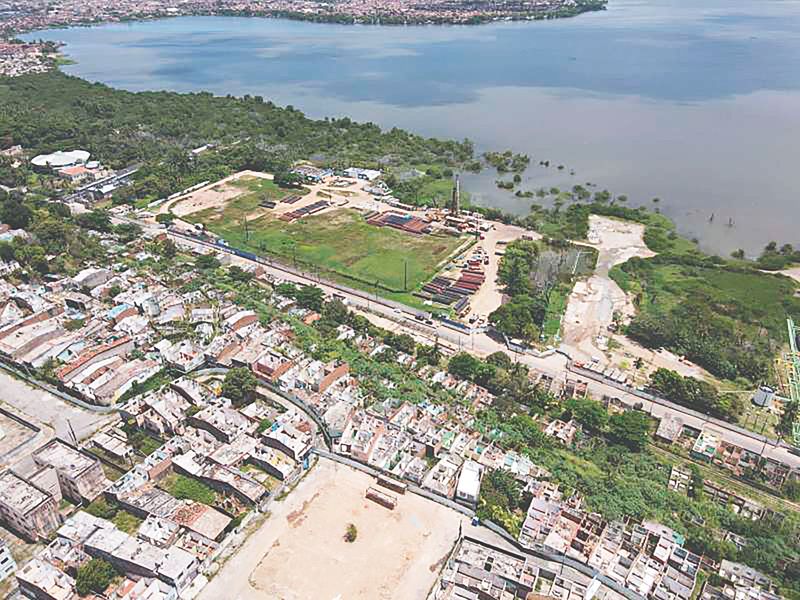 Com afundamento de solo, nível da água da Lagoa Mundaú sobe e começa a inundar área de manguezal, pondo em risco vida aquática